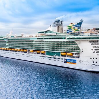 A cruise expert highlighted the key differences between vacationing with Royal Caribbean and Carnival