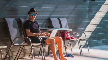 To open up horizons: 6 occupations to work and travel at the same time