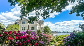 Top 11 best hotels in the U.S. for romantic getaways: From steamy spa treatments and champagne in the room to wine tastings and oceanfront dinners