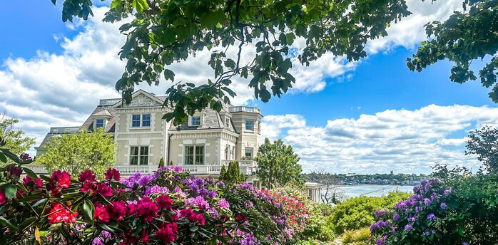 Top 11 best hotels in the U.S. for romantic getaways: From steamy spa treatments and champagne in the room to wine tastings and oceanfront dinners