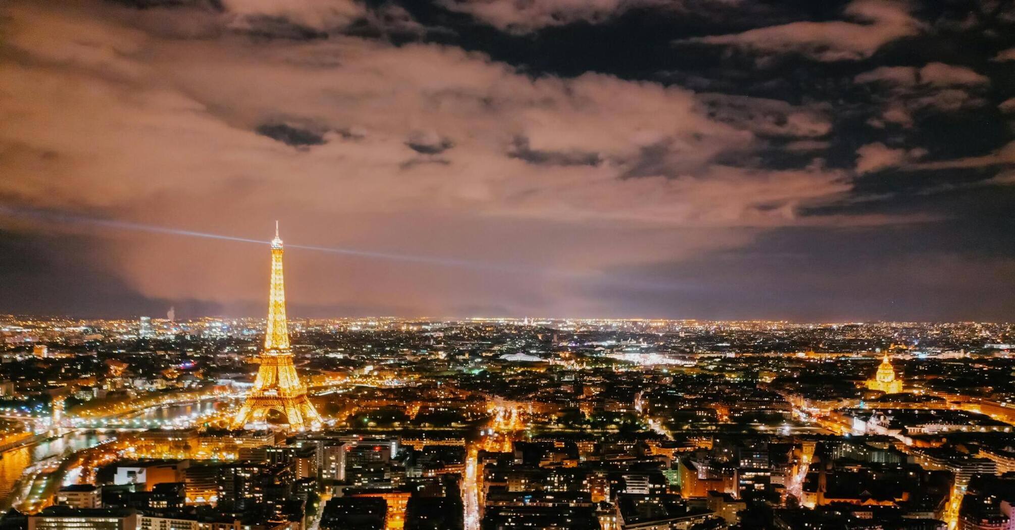 Top 10 inexpensive hotels in Paris to see the Eiffel Tower on a tight budget