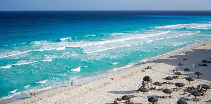 The beach of the Mexican city of Cancun in all its glory