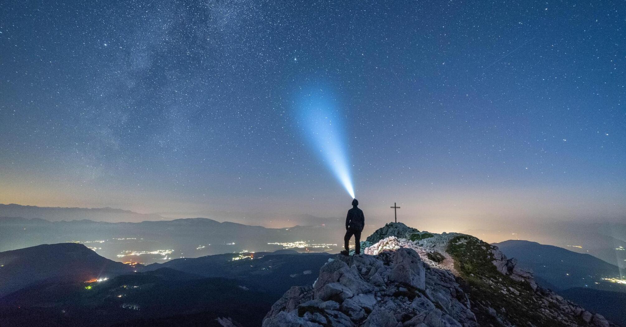 Spectacular and dangerous: recommendations for night hikes