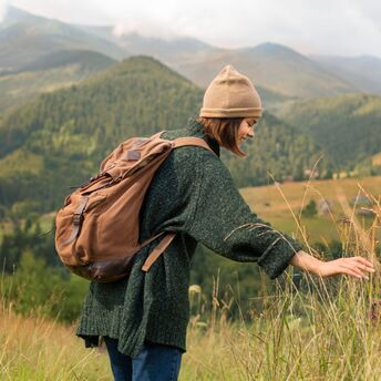 Soft and conscious hiking: how to replace active tourism