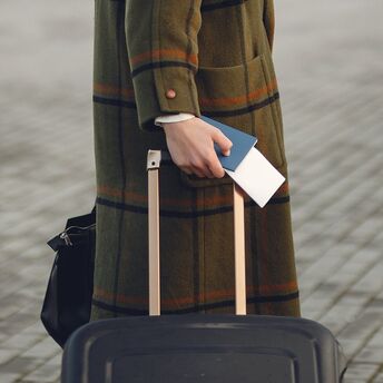 3 mistakes when booking plane tickets that can ruin your trip: flight attendant advice