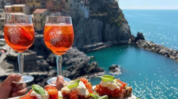 Fall in love with Naples: 6 reasons to appreciate this ancient city of Italy