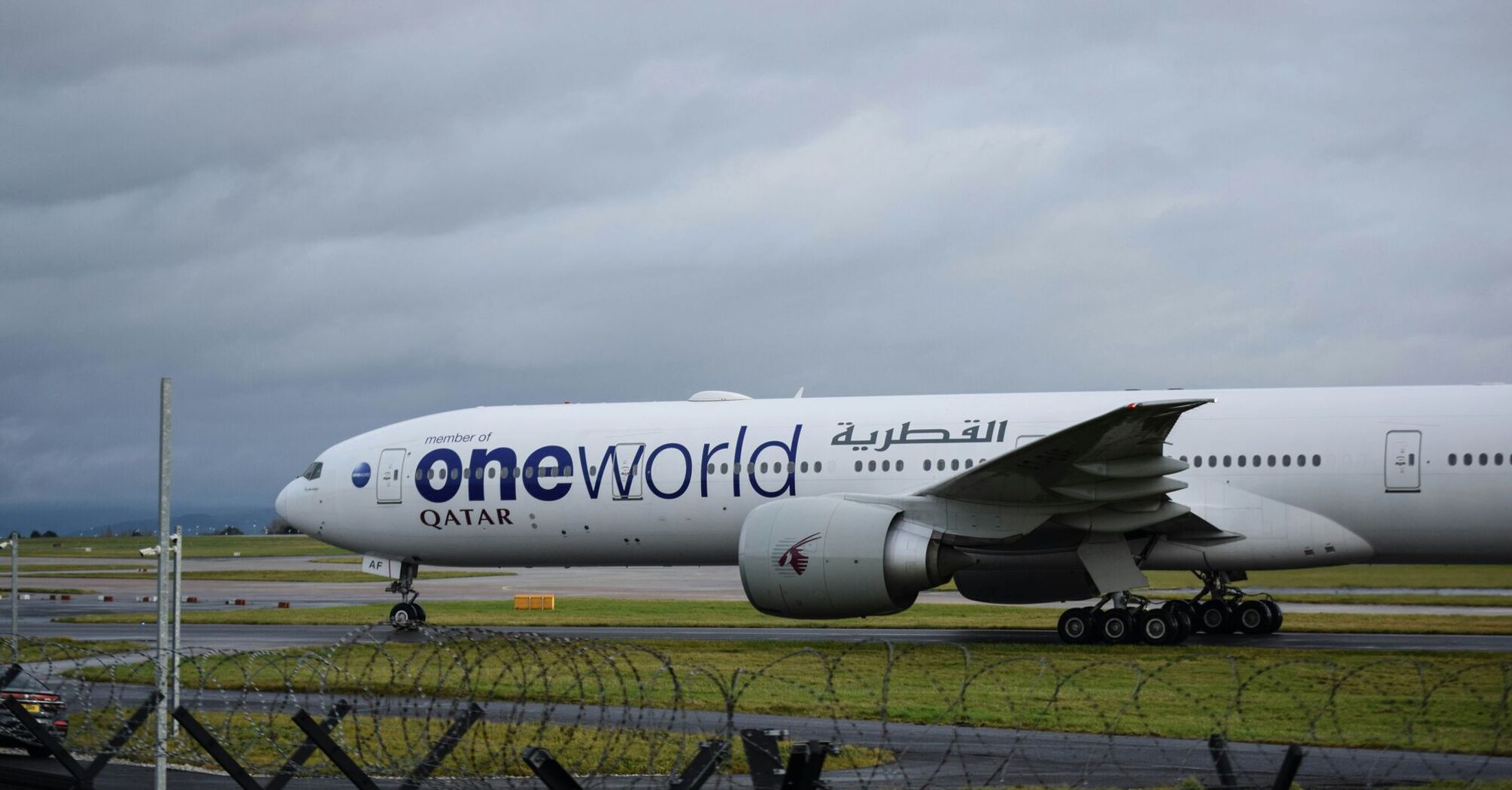 oneworld® alliance aircraft on the runway