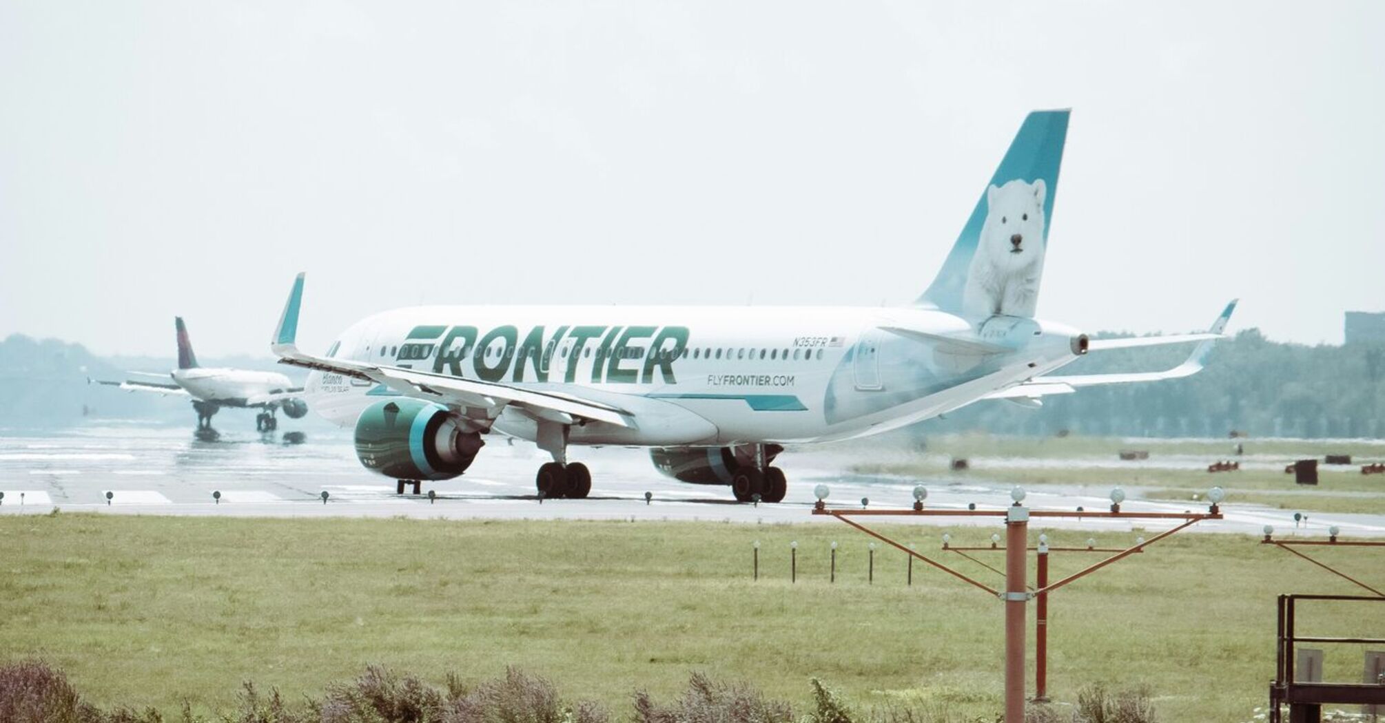 Tickets in business class for $129: Frontier Airlines has prepared a lucrative offer