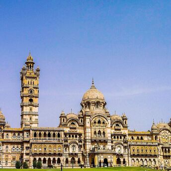Grandeur and luxury: incredible cities in the Indian city of Vadodara