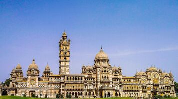 Grandeur and luxury: incredible cities in the Indian city of Vadodara