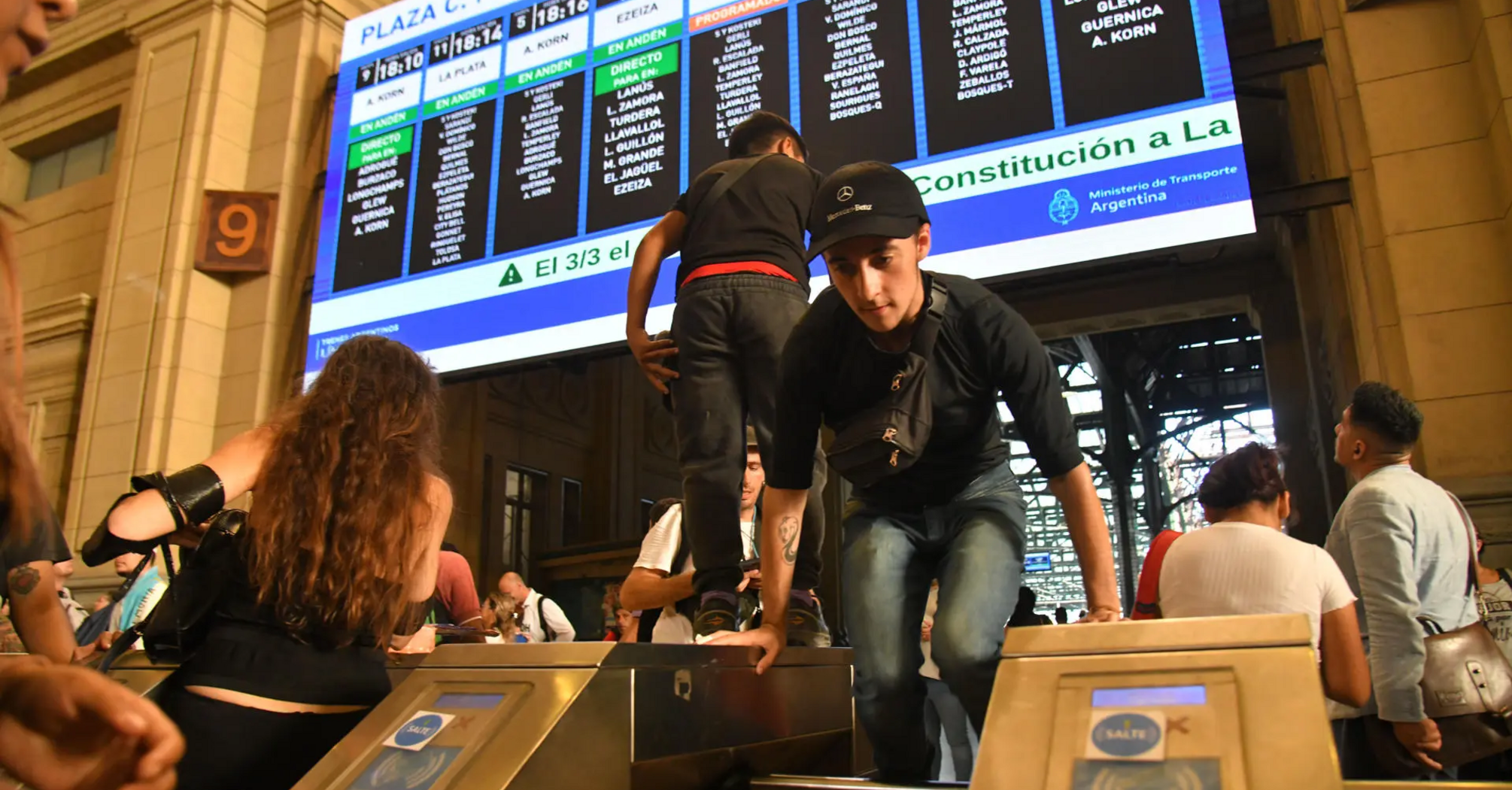 In Buenos Aires, protests took place against the increase in metro fares
