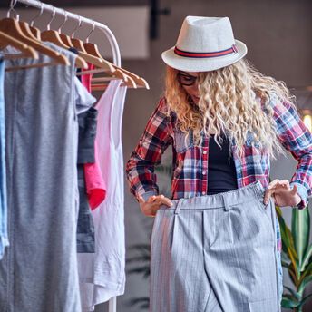 How to look stylish and practical while traveling: expert tips