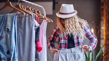 How to look stylish and practical while traveling: expert tips