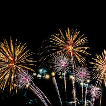 Weeks of fireworks in Dubai: celebrating Ramadan in a colorful way