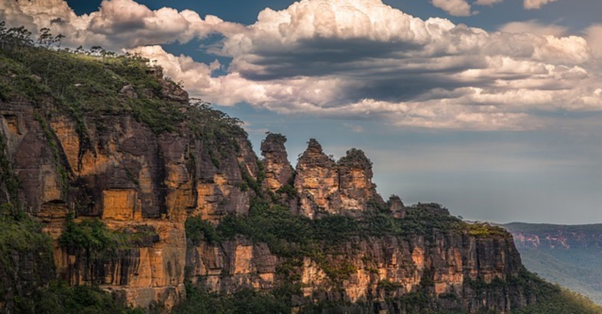 Encountering nature: the best hotels surrounded by Australia's blue mountains