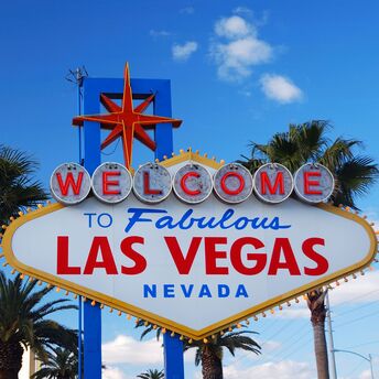 Top 16 Las Vegas hotels for fantastic vacations and weekends: from Venetian palaces to grandiose pyramids with royal suites