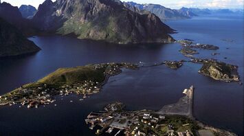 Welcome to adventures on the Lofoten Islands in Norway: from fishing to kayaking
