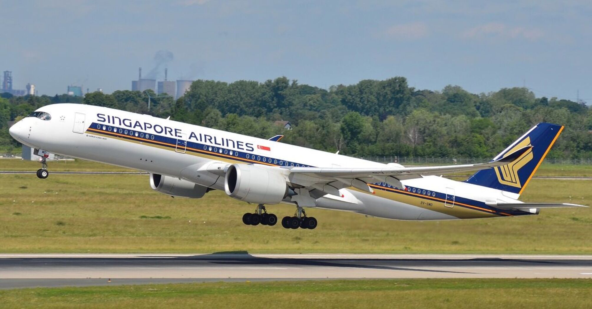 Singapore Airlines to improve premium economy class on flights to Delhi and Mumbai: What will be offered