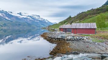 Do not smile at strangers and do not carry an umbrella: advice to follow when traveling to Norway