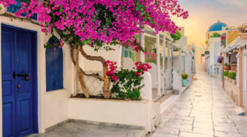 How to behave in Greece