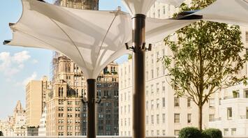 The most expensive hotel in Manhattan has managed to become discussed and trendy. A luxury stay in New York City with high-end vacation cases