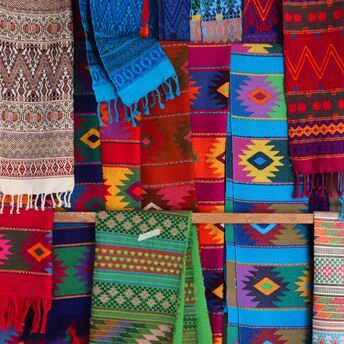 Multicolored textiles lot