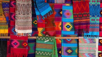 Multicolored textiles lot