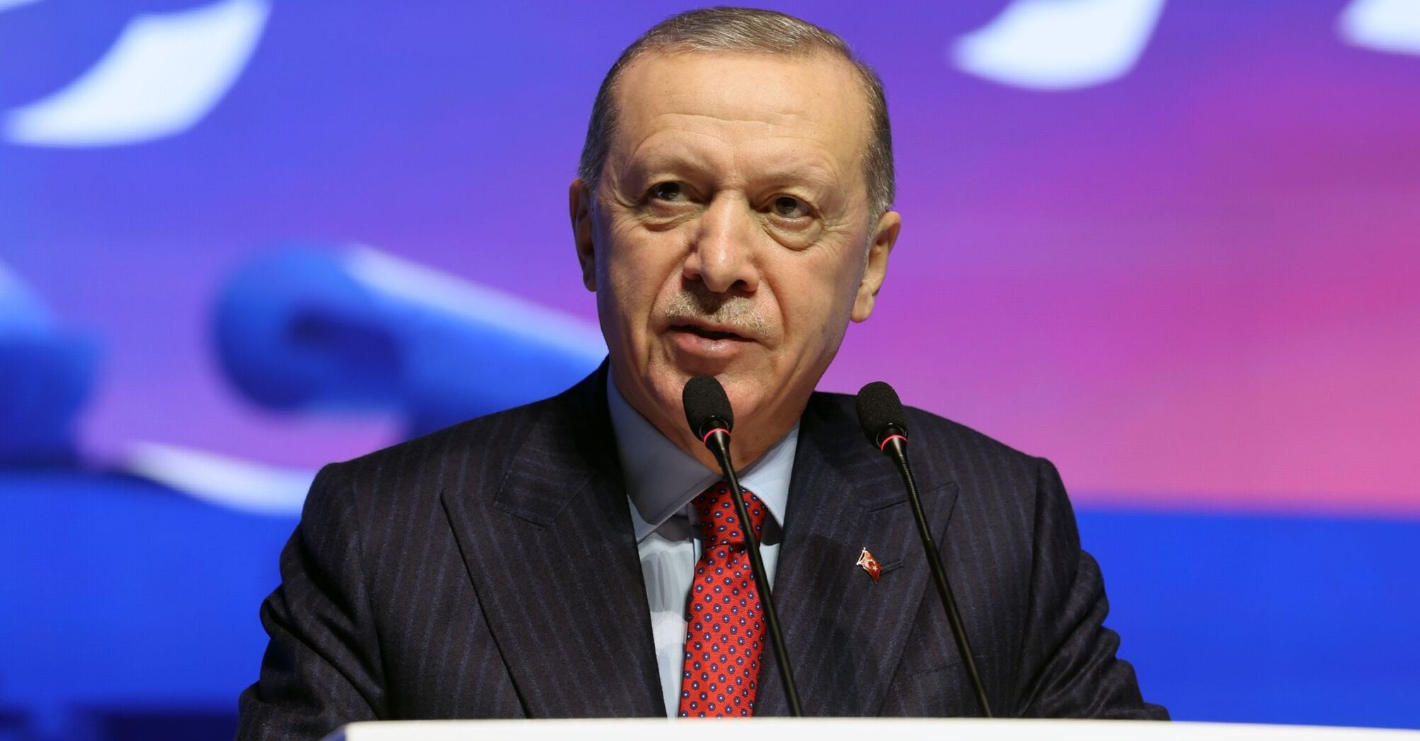 Turkey bans foreigners who criticize President Erdogan