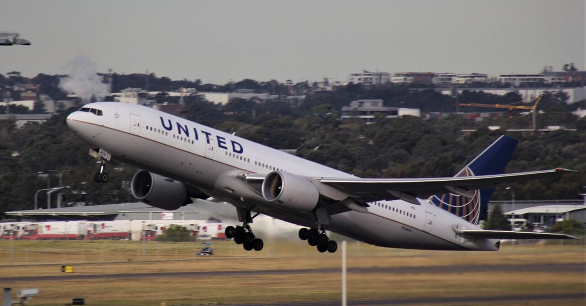 United Airlines plane found to be missing a panel after landing
