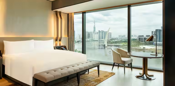 The best vacation in Vietnam starts with the Hilton Saigon hotel: what they offer to tourists