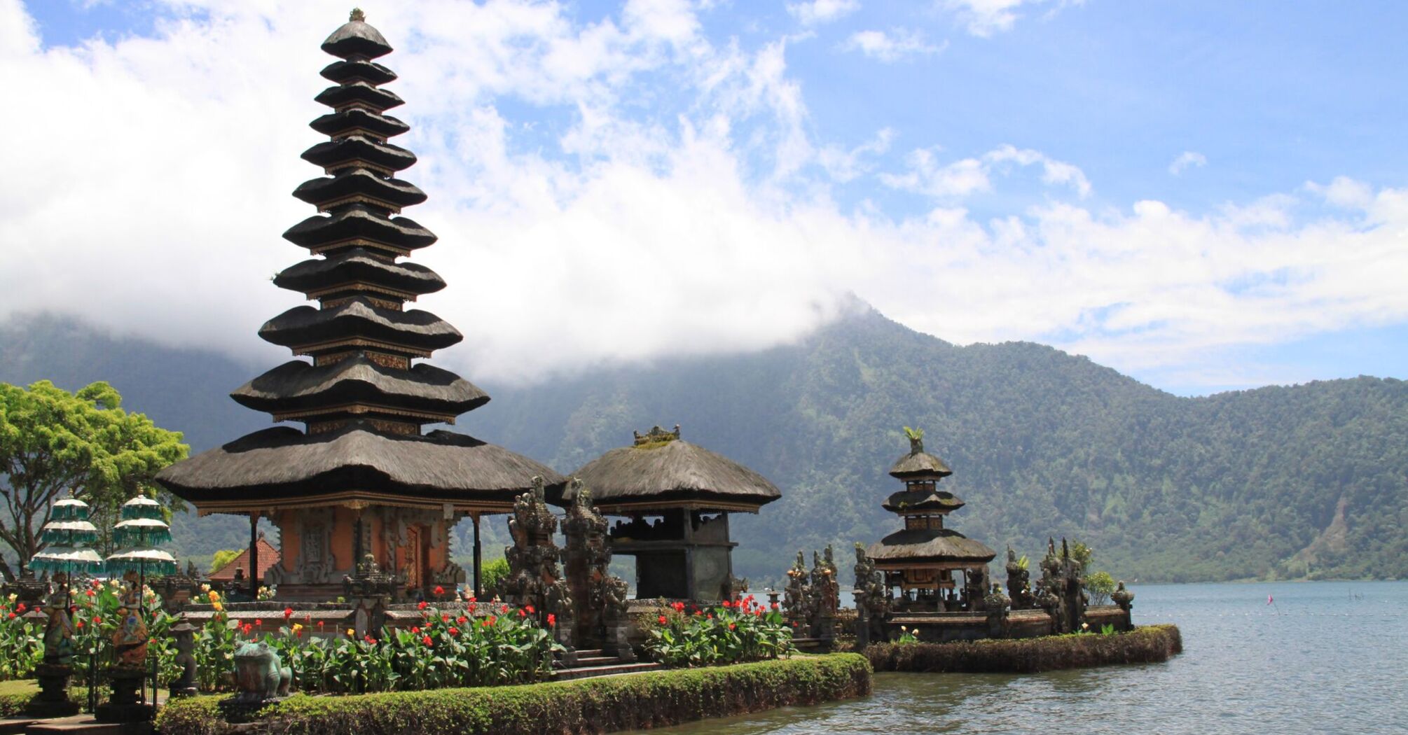 Tourist places in Indonesia worth visiting this March
