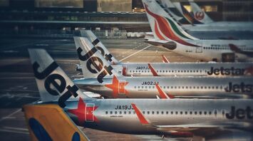 Jetstar has updated the crew uniform, but customer opinions are divided from "luxurious" to "resembling bus seats"