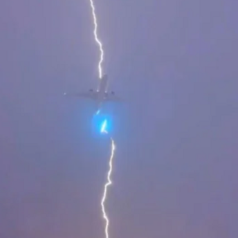 Lightning struck an Air Canada passenger plane