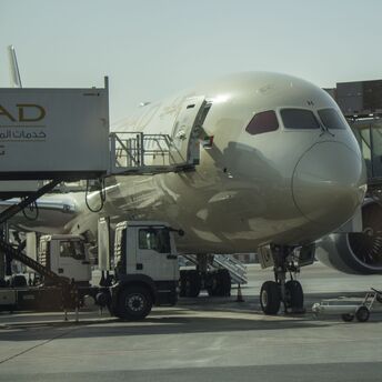 Etihad Airways expands its network and increases the frequency of existing flights