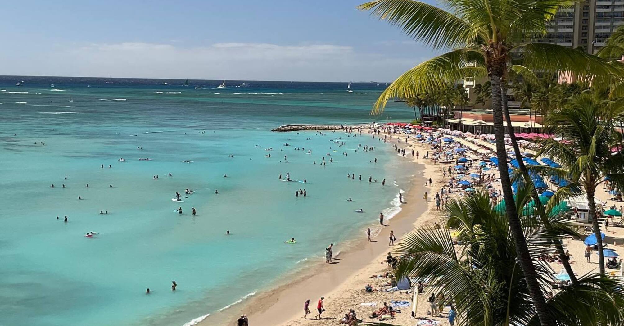 Got into trouble: how British tourists demanded compensation for their canceled vacation in Hawaii