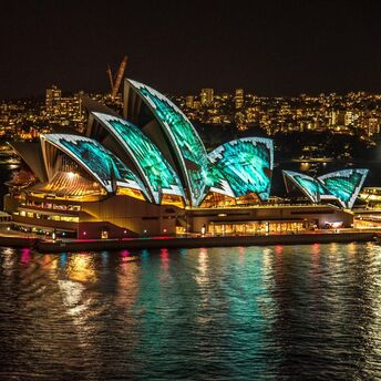 7 reasons to travel to Sydney in March: a guide for tourists