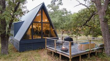 Top 9 cabins for rent in Texas: from chic cabins for two and beautiful homes with hot tubs to gorgeous country cottages