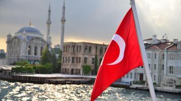 Turkish flag against the background of the sea