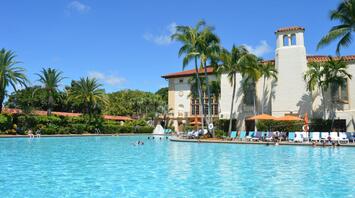 Huge relaxation area on the territory of one of the hotels