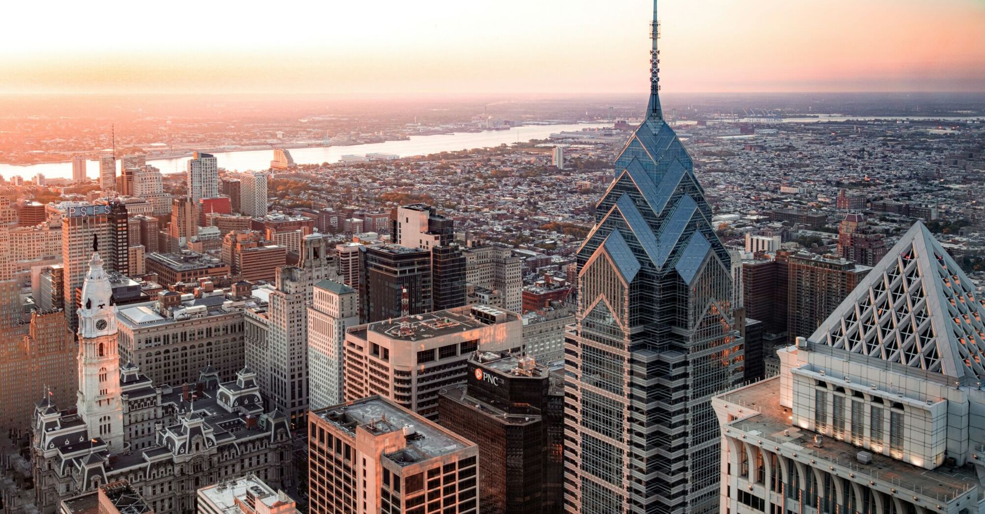 Aerial photo of Philadelphia buildings