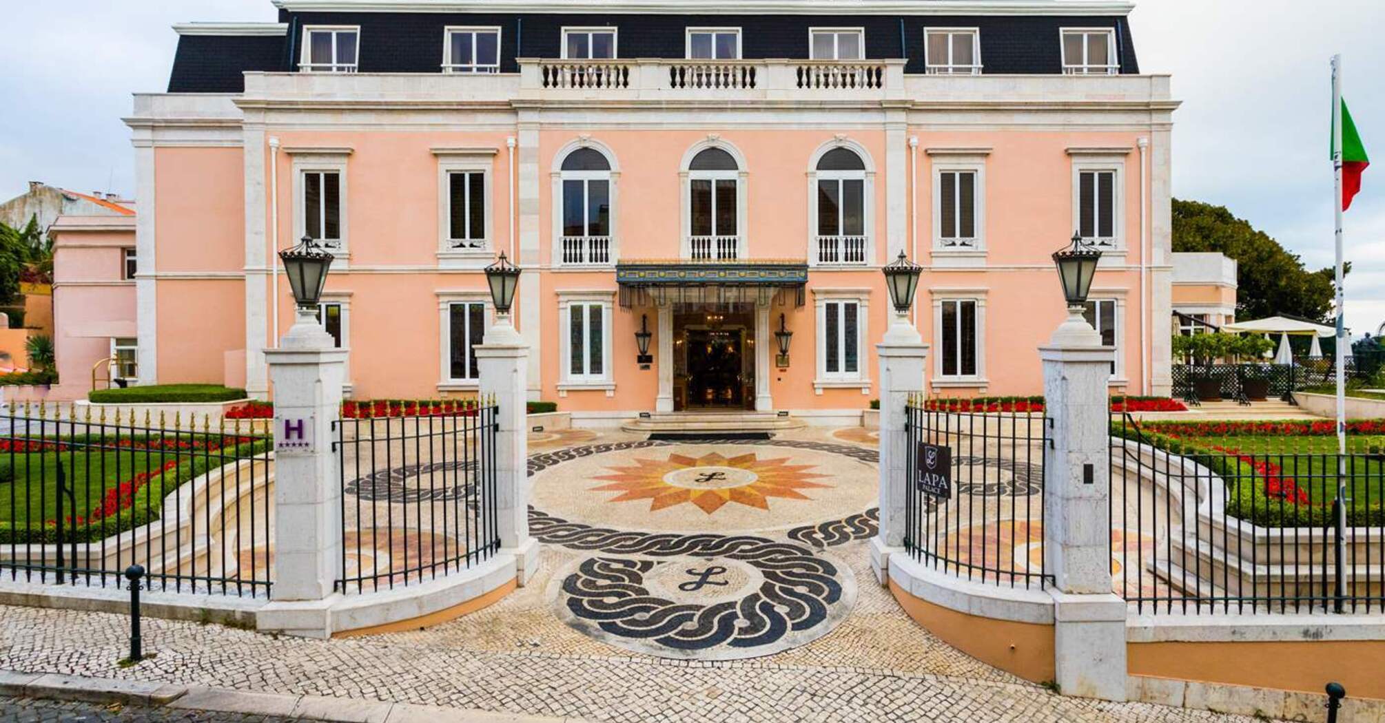 Top 9 luxury hotels in Lisbon: from opulent palaces and historic residences to chic modern boutiques