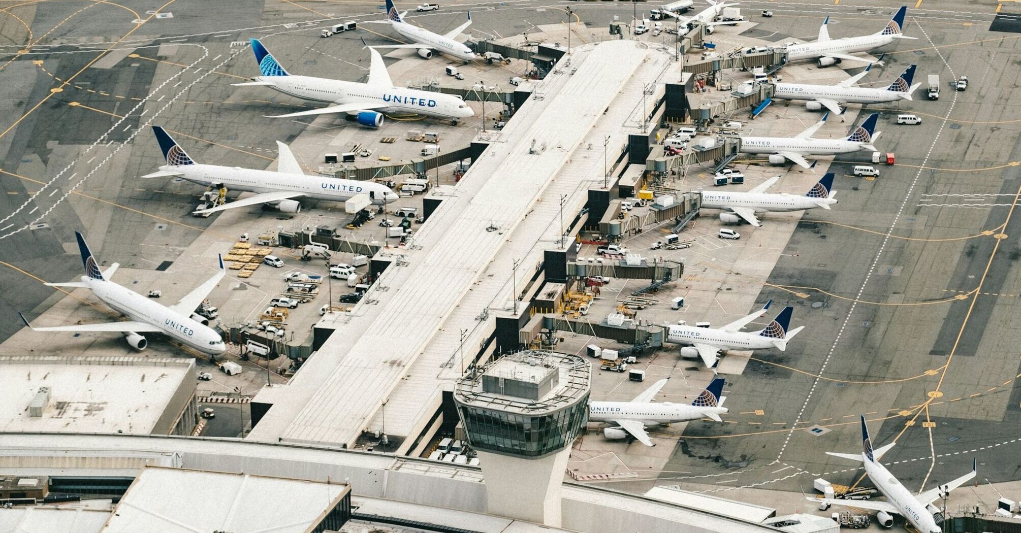 Airplanes at Newark Liberty International Airport