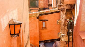 The buildings of old city Albarracín, España