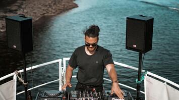 DJ Set on the Boat