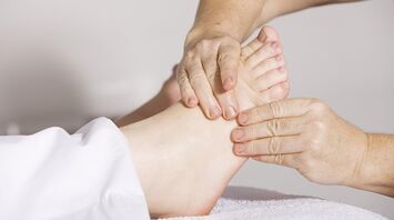 Preventing leg swelling during a flight