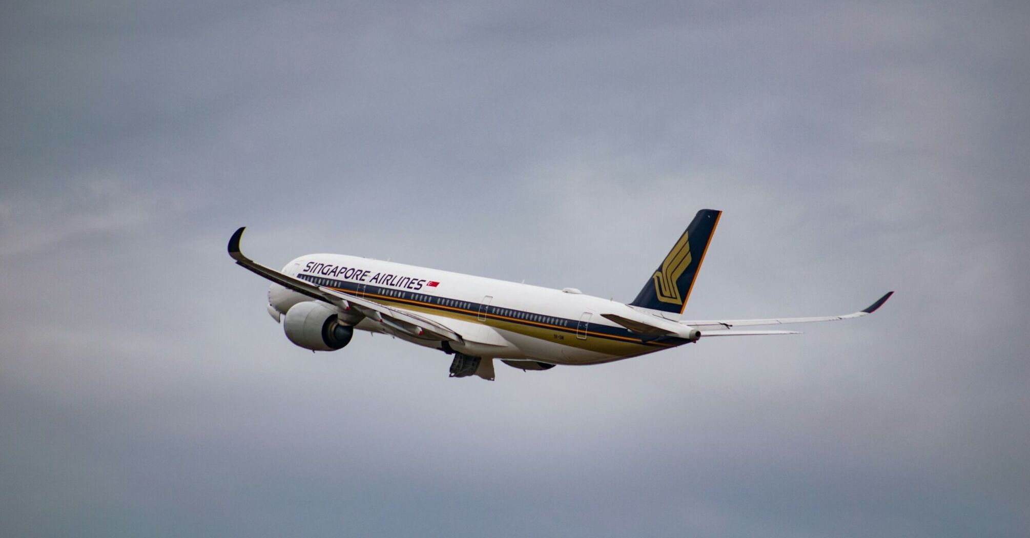 Singapore Airlines airplane in flight
