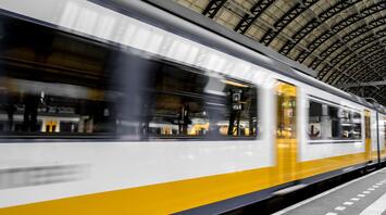 High-speed Coradia Max train at a station, showcasing its modern design and engineering