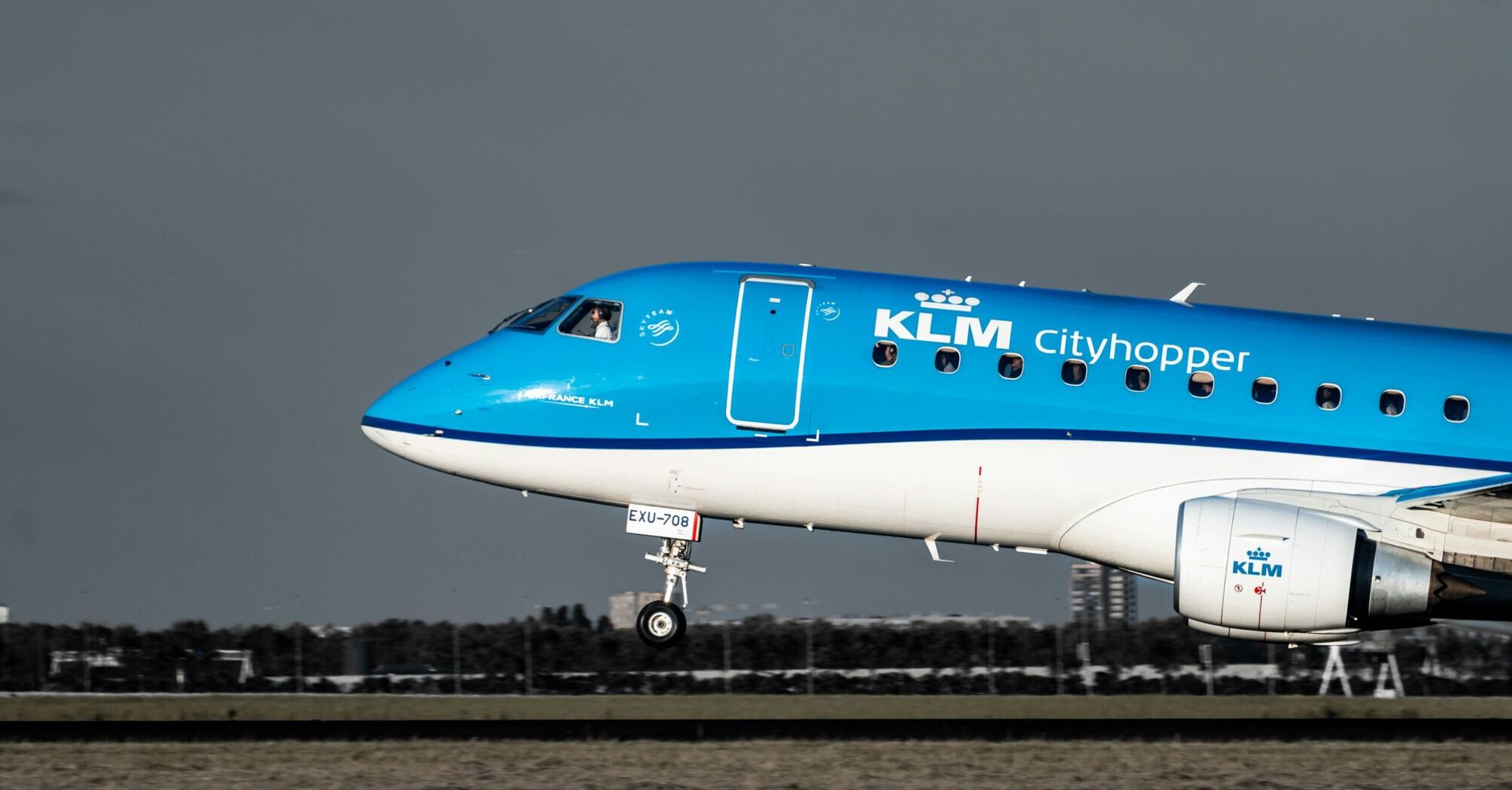 white and blue klm airplane during daytime