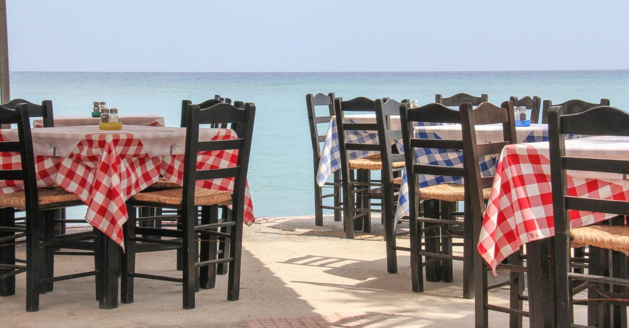 The view of the blue horizon and clear sky creates the perfect atmosphere for dining