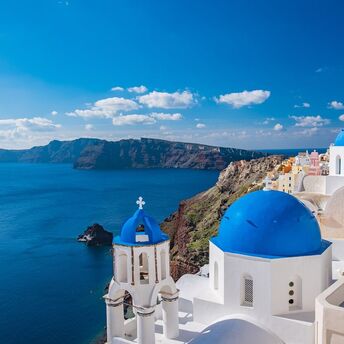 Best Places to Stay in Santorini: A guide to the top tourist spots and attractions for a perfect Greek vacation